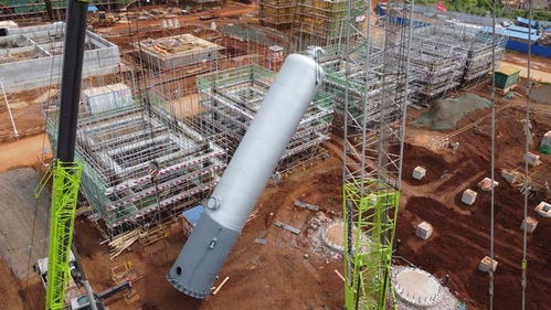 海南炼化乙烯工程连续重整装置首台静设备吊装完成